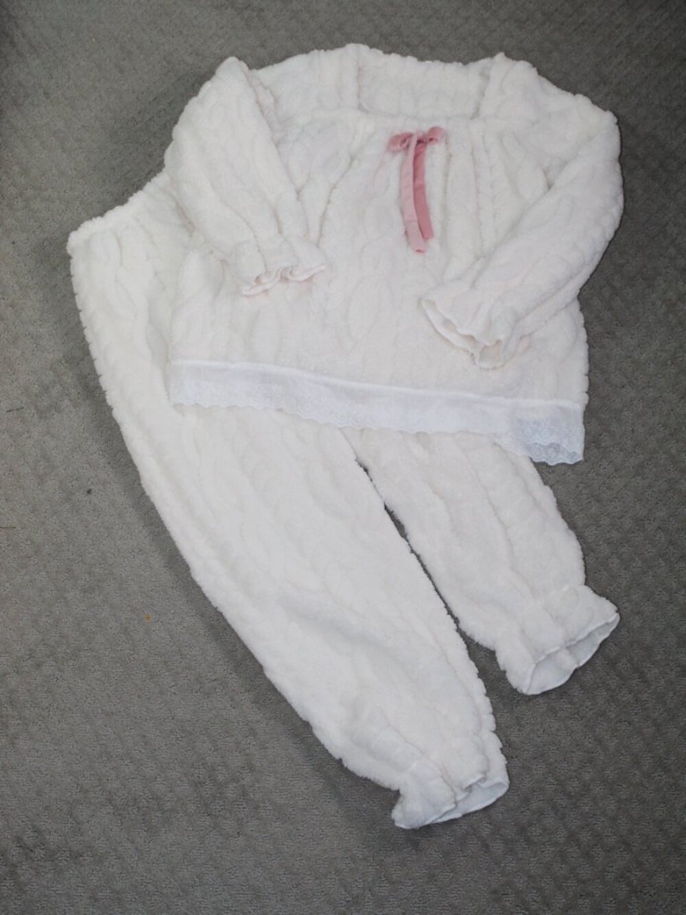 Classic Fashion Size S Very Plush Cream Pajama Top & Pants